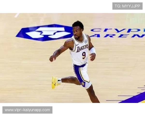 关键时刻在场！布朗尼vs热火集锦：2分2助3断+秀詹姆斯式空接暴扣，布朗尼 nba