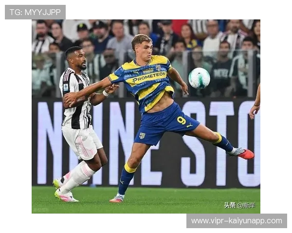 尤文青训守门员：小将进行反应球训练获教练认可