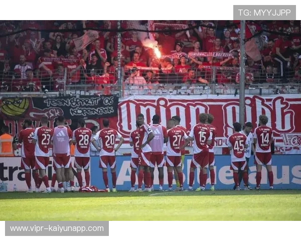 德甲拜仁内外线结合紧密,场面占优明显——全方位解码球队的统治力